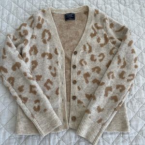 EUC! Abercrombie and Fitch Leopard Sweater